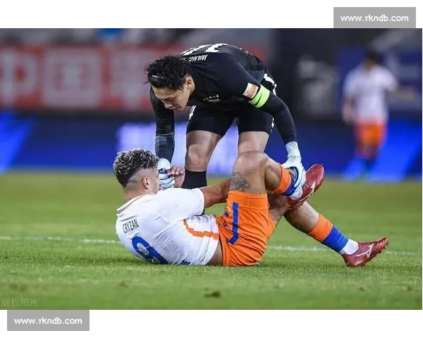 争议判罚引爆赛场风波裁判尺度再成舆论焦点解析背后规则与影响深度剖析